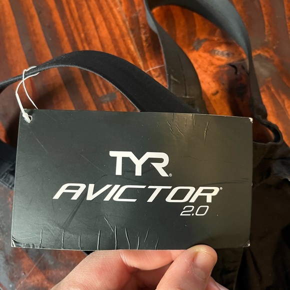 TYR Women’s Black AVICTOR 2.0 Tech Suit! - Picture 4 of 8